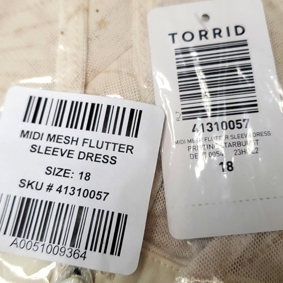 ❤NWT VINTAGE TORRID DRESS - STAR MOON PRINT A-LINE MESH FLUTTER SLEEVE SIZE 16 - Picture 9 of 11